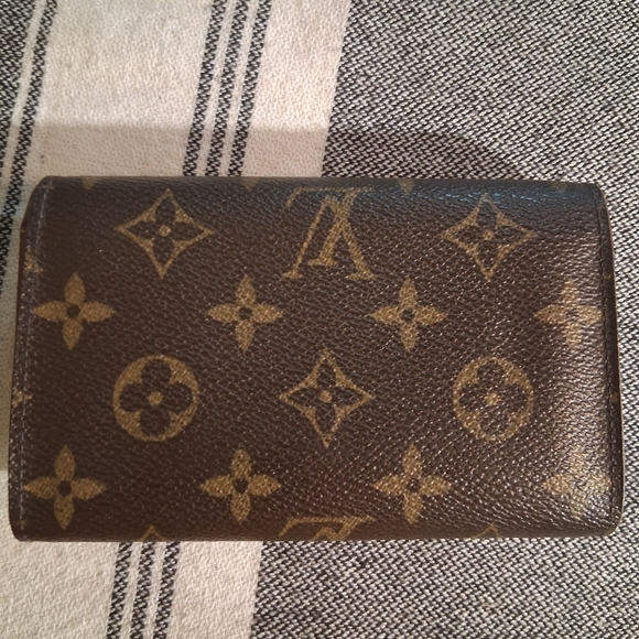 Louis Vuitton Monogram Wallet - Picture 2 of 16